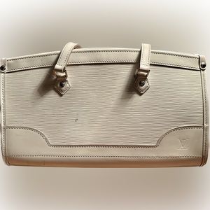 Vintage authentic Louis Vuitton epi leather off white purse